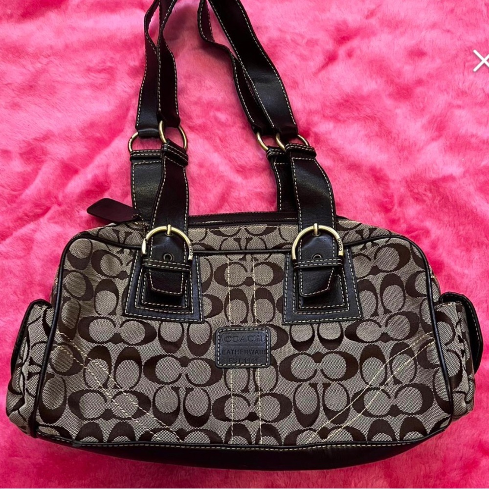 5/30% off - Coach logo bag cool pretty brown leather